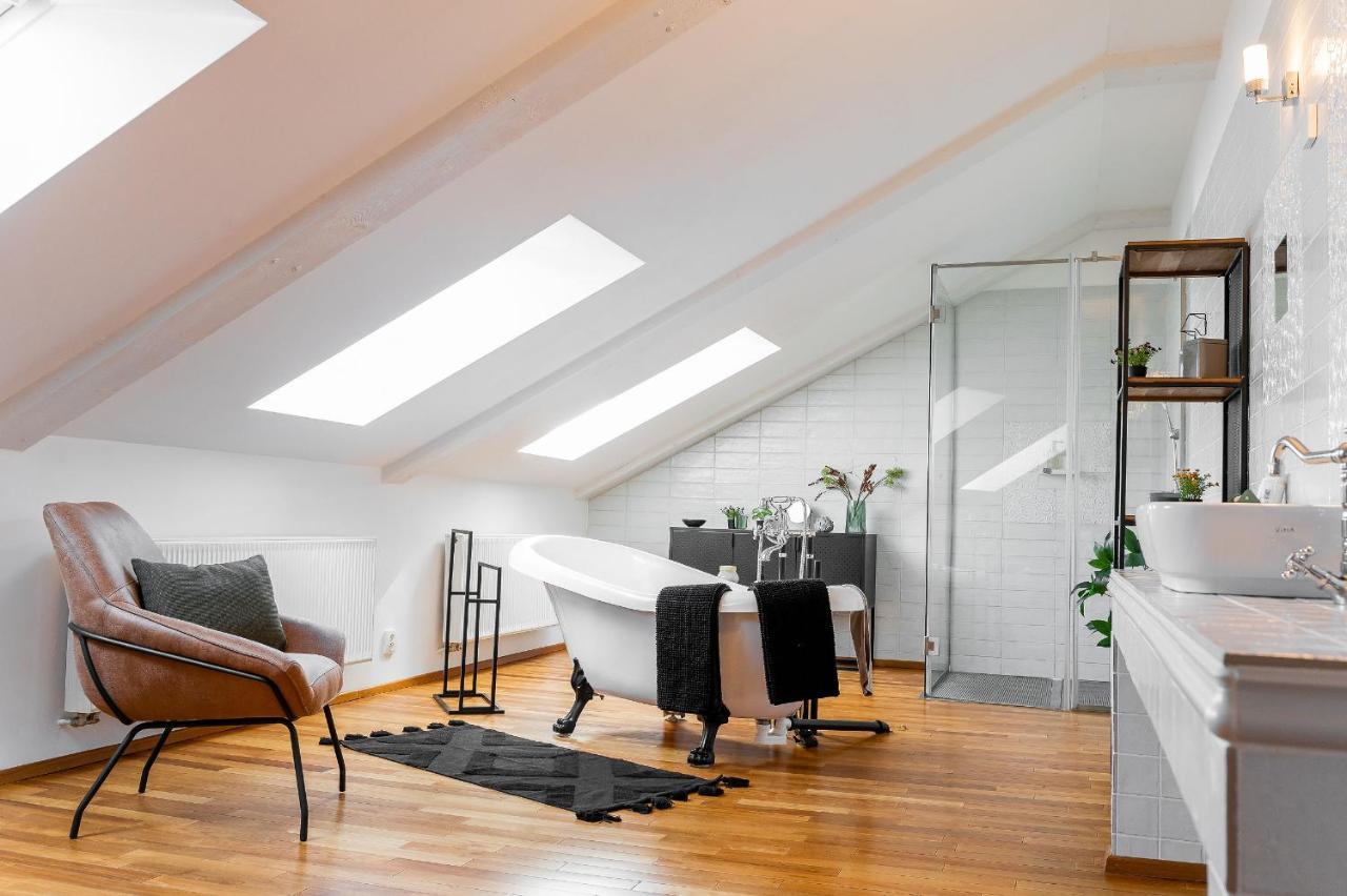 Vintage Industrial Apartment *